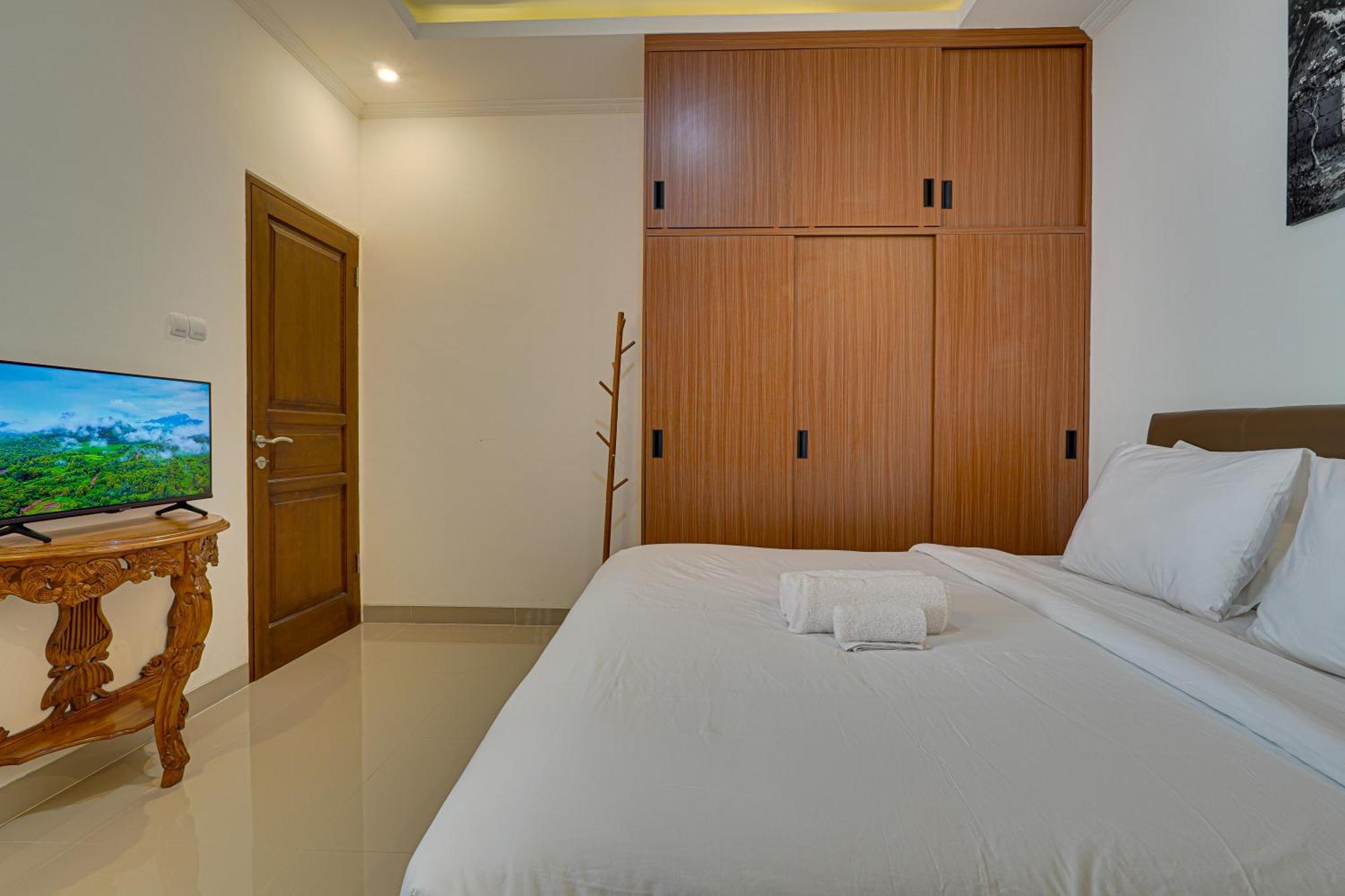 Taman 46 Near Double Six Villa